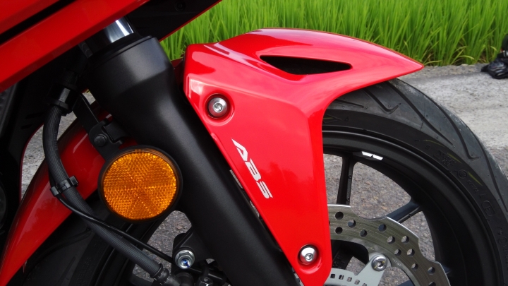新車開箱!2016 Honda CBR500R 侵略紅