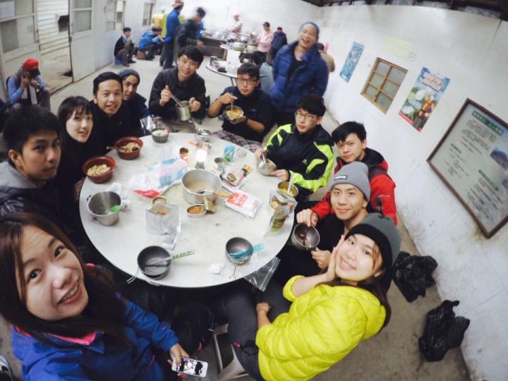 挑戰百岳 七卡山莊雪山東峰行