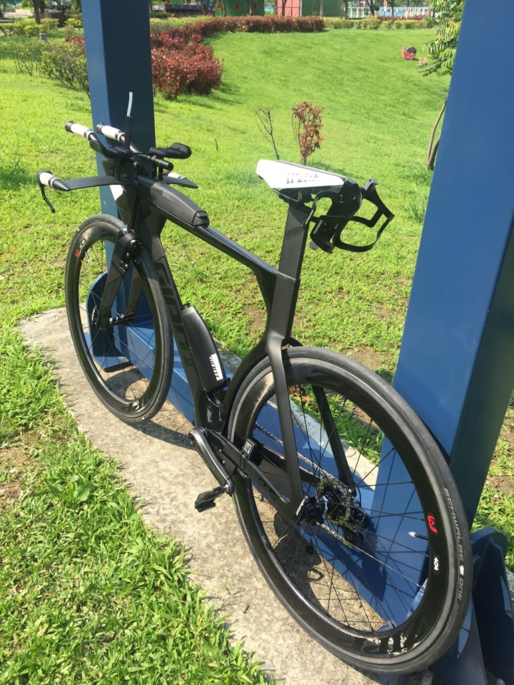 2016 Trinity Advanced Pro 1 開箱 (三鐵車_電子變速_ZIPP 404版輪_管胎) 一次滿足