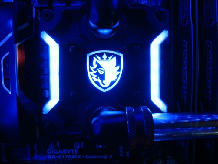SADES Anubis 賽德斯 胡狼神 阿努比斯 水冷機殼 開箱上硬管水冷