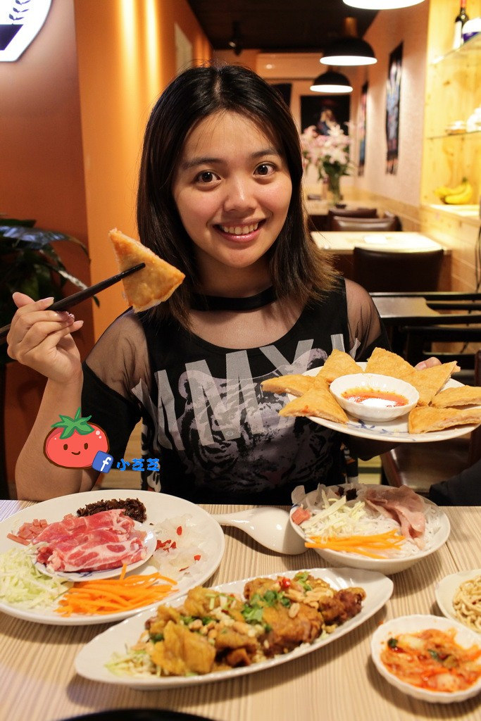 【台北美食】雲南料理 北醫美食推薦 吳興街 過橋米線 云香阁(雲香閣) 雲南汽鍋雞 月亮蝦餅 椒麻雞 泰國料理