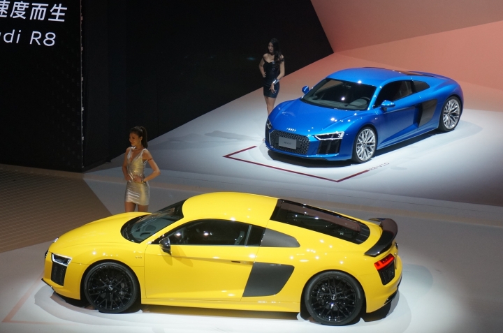 新一代鋼鐵人R8 V10 & V10 plus 晚會分享