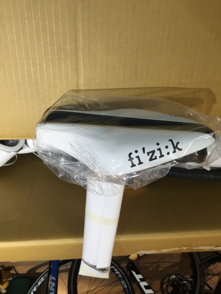 2016 Trinity Advanced Pro 1 開箱 (三鐵車_電子變速_ZIPP 404版輪_管胎) 一次滿足