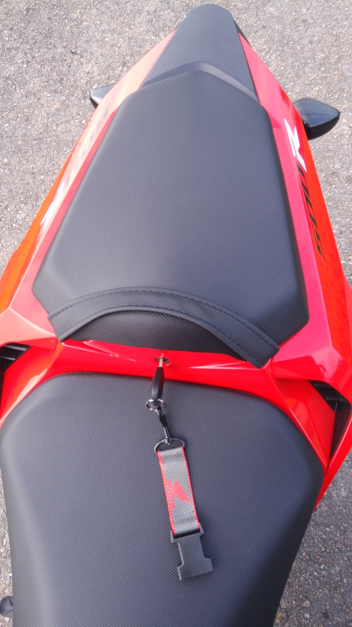 新車開箱!2016 Honda CBR500R 侵略紅