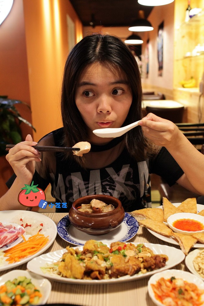 【台北美食】雲南料理 北醫美食推薦 吳興街 過橋米線 云香阁(雲香閣) 雲南汽鍋雞 月亮蝦餅 椒麻雞 泰國料理