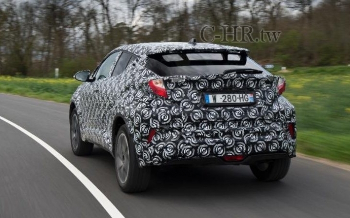 全球第一篇 C-HR 試"乘"文