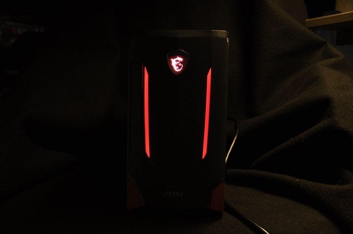 “龍魂再現” 微星電競小桌機 – Nightblade MI2不專業開箱分享