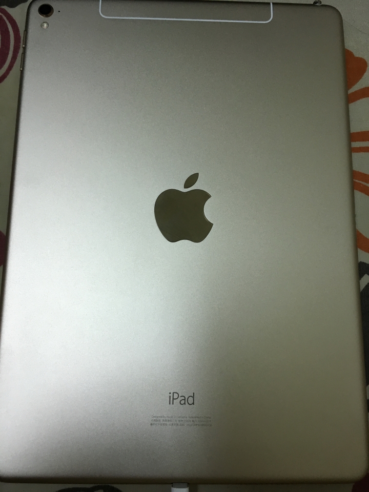 iPad Pro 9.7吋 雷射切割Logo保護貼 裸機使用分享