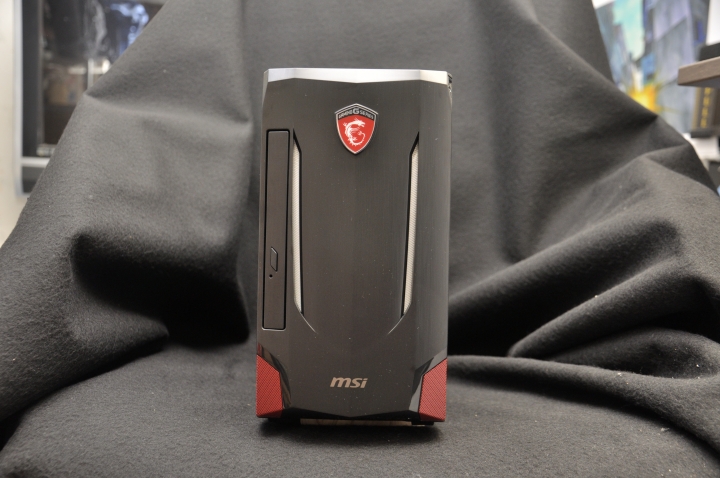 “龍魂再現” 微星電競小桌機 – Nightblade MI2不專業開箱分享