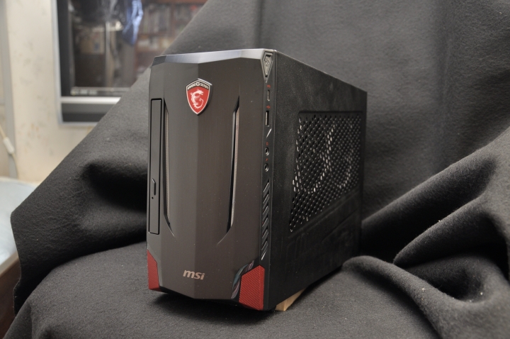 “龍魂再現” 微星電競小桌機 – Nightblade MI2不專業開箱分享