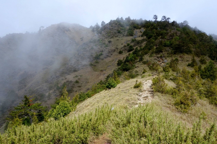 挑戰百岳 七卡山莊雪山東峰行