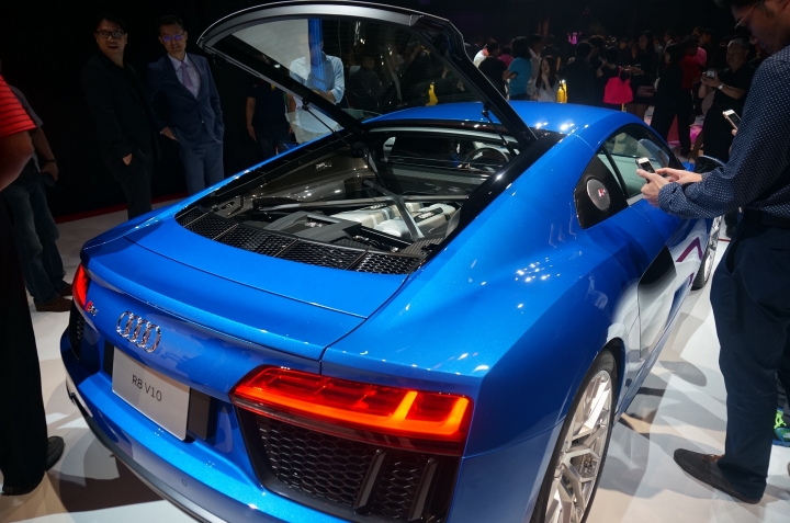 新一代鋼鐵人R8 V10 & V10 plus 晚會分享