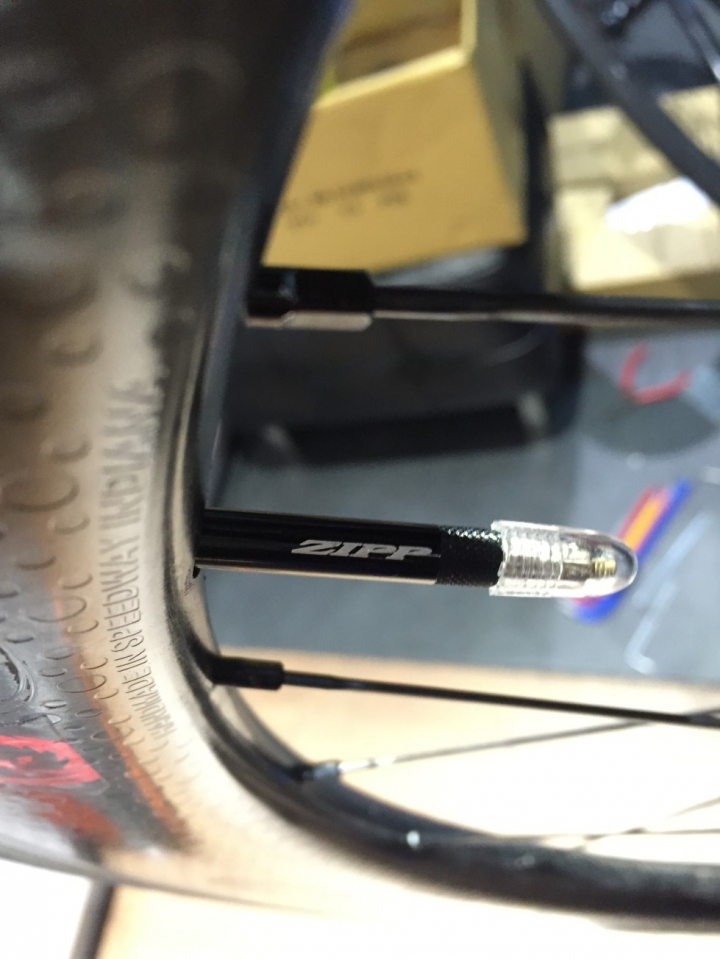 2016 Trinity Advanced Pro 1 開箱 (三鐵車_電子變速_ZIPP 404版輪_管胎) 一次滿足
