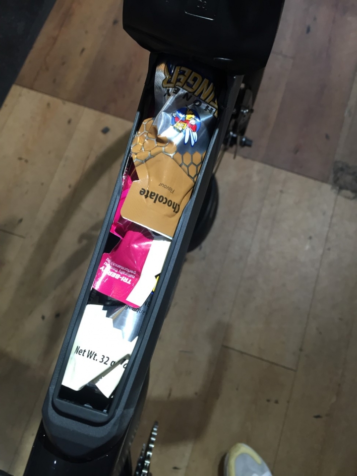 2016 Trinity Advanced Pro 1 開箱 (三鐵車_電子變速_ZIPP 404版輪_管胎) 一次滿足