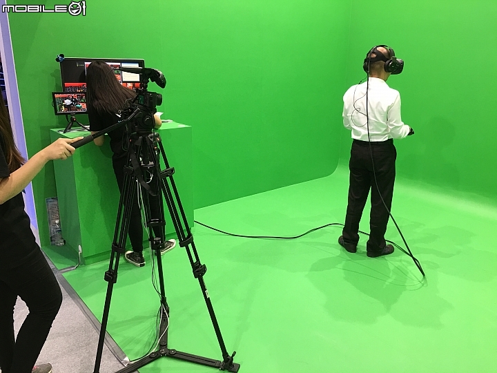 【Computex 2016】虛擬與現實的結合呈現 HTC VIVE展示「MR」綠幕攝影技術