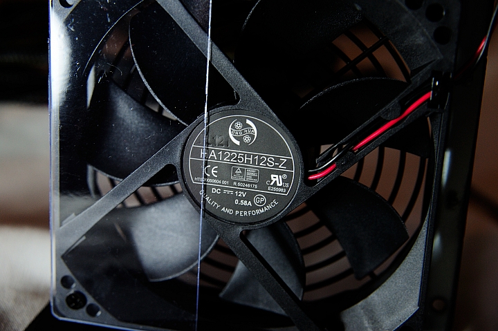 DC-DC 設計普及化,BitFenix Formula 600W 銅牌電源供應器開箱測試