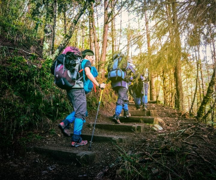 挑戰百岳 七卡山莊雪山東峰行