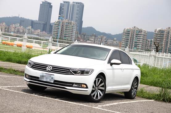 帥啊!Passat 18吋鋁圈上身美度爆表