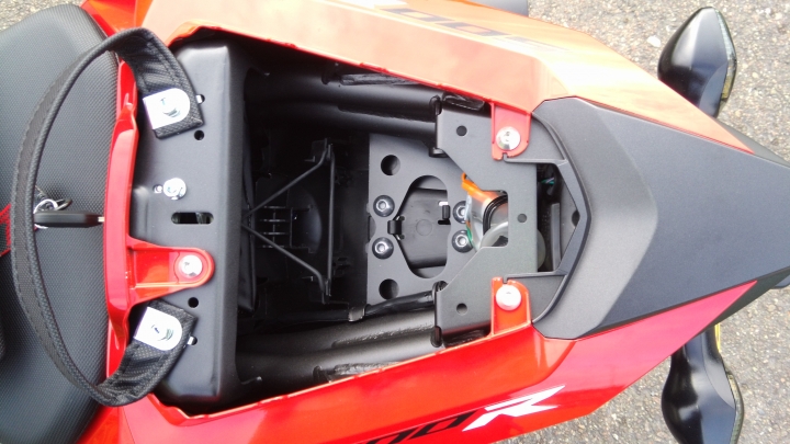 新車開箱!2016 Honda CBR500R 侵略紅