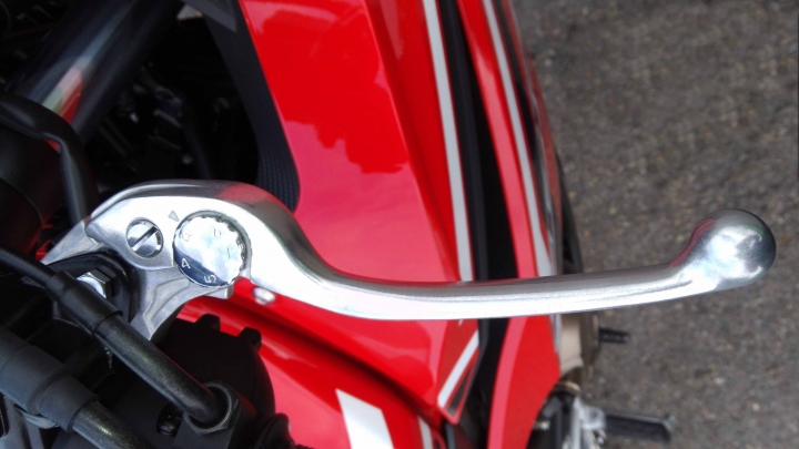 新車開箱!2016 Honda CBR500R 侵略紅