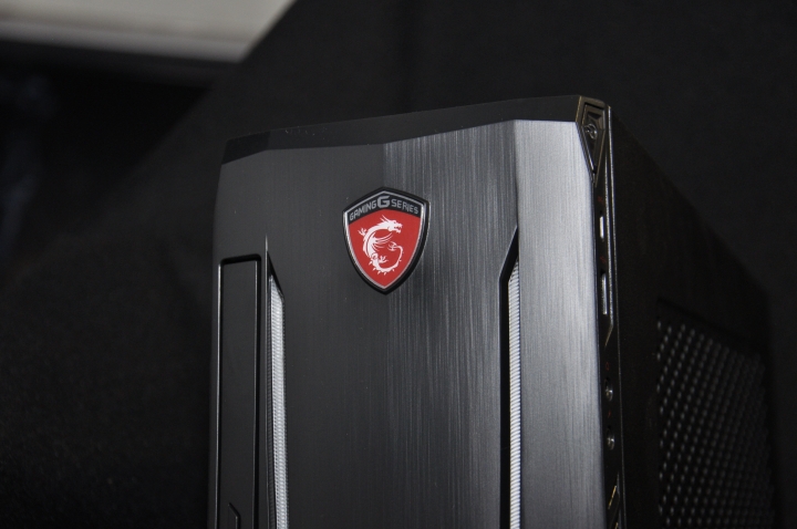 “龍魂再現” 微星電競小桌機 – Nightblade MI2不專業開箱分享