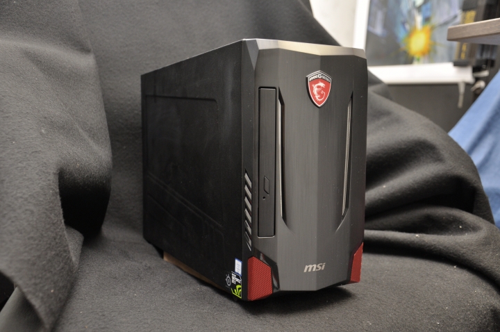 “龍魂再現” 微星電競小桌機 – Nightblade MI2不專業開箱分享