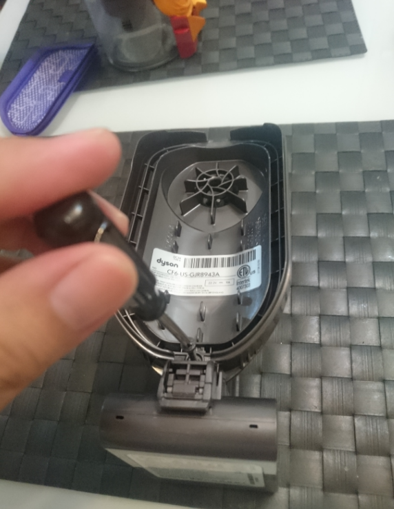 DYSON DC34副廠電池開箱 自己換電池方便快速省荷包