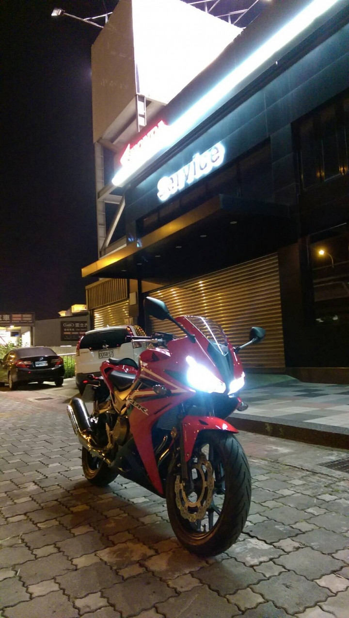 新車開箱!2016 Honda CBR500R 侵略紅