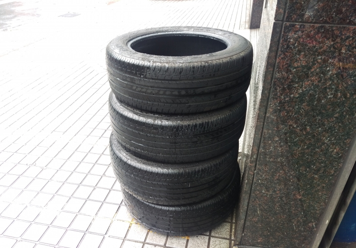 我的U7T的第一次更換輪胎經驗