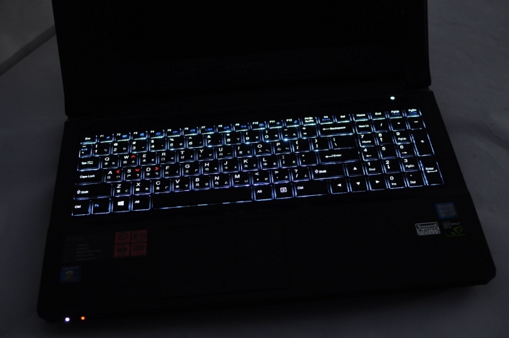 GIGABYTE P16G 技嘉首款GTX960M電競筆電