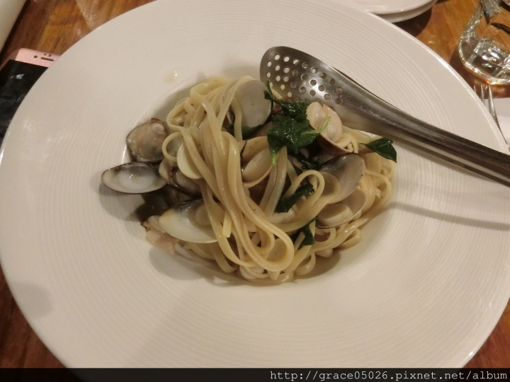 【食記】台北☼松煙 黑米Café•Bistro**黑到發亮墨魚燉飯**