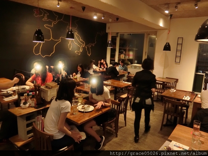 【食記】台北☼松煙 黑米Café•Bistro**黑到發亮墨魚燉飯**
