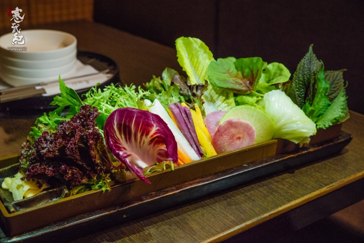 捷運行天宮站‧木銅蔬 韓國野菜烤肉壽司|超大份量の野菜盤‧韓國烤肉混搭握壽司!