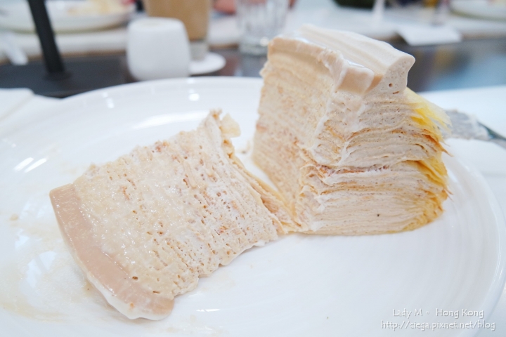 【香港│尖沙嘴美食】Lady M Cake Boutiqe千層蛋糕✈來自紐約超人氣精品蛋糕店,曾被票選美國十大蛋糕之一、錯過台灣快閃那就去香港吃吧│此次香港行唯一最重要目標,讓人魂牽夢縈的千層蛋糕