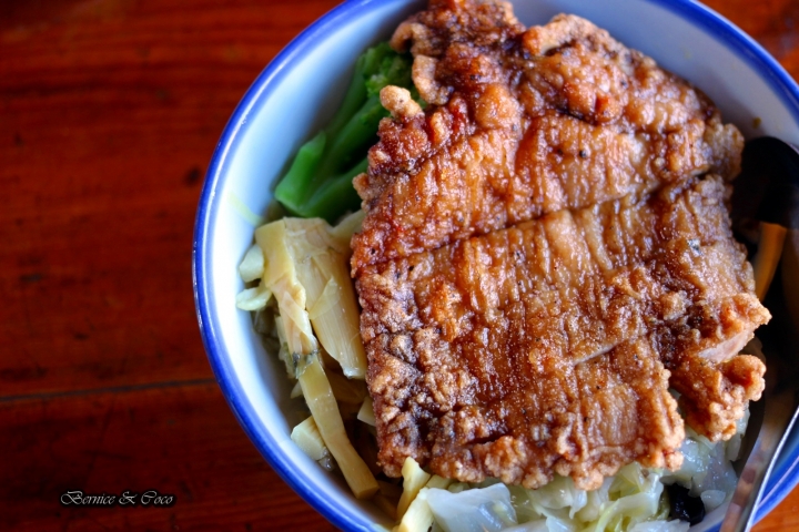 厚道飲食店古早味的排骨飯(三峽廟口店)