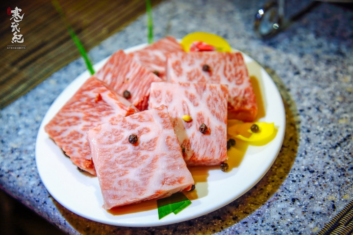 二訪!Topfire 頂焰精肉小酒館|炙燒火焰和牛套餐‧現切頂級伊比利火腿!