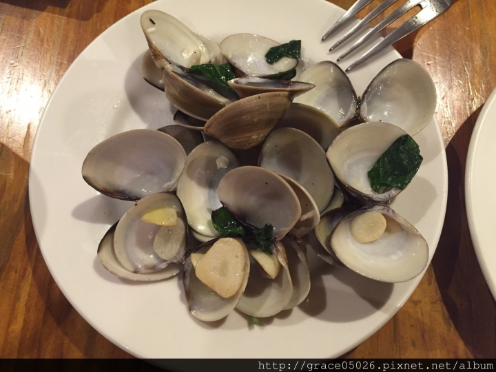 【食記】台北☼松煙 黑米Café•Bistro**黑到發亮墨魚燉飯**