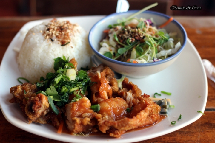 厚道飲食店古早味的排骨飯(三峽廟口店)