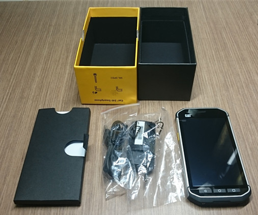 CAT S40三防硬漢智慧機 開箱文(附2米高實測摔機影片)
