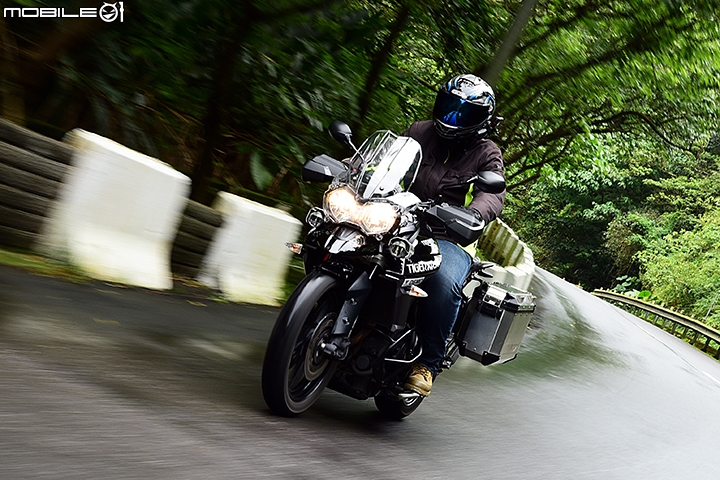 英式多功能悍虎 Triumph Tiger 800 XRx