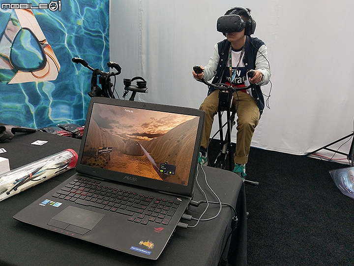 【E3 16】VirZOOM智慧腳踏車 在家也能透過HTC Vive來健身