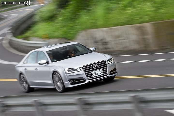 低調的強悍 Audi S8 Plus