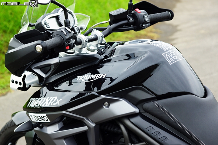 英式多功能悍虎 Triumph Tiger 800 XRx