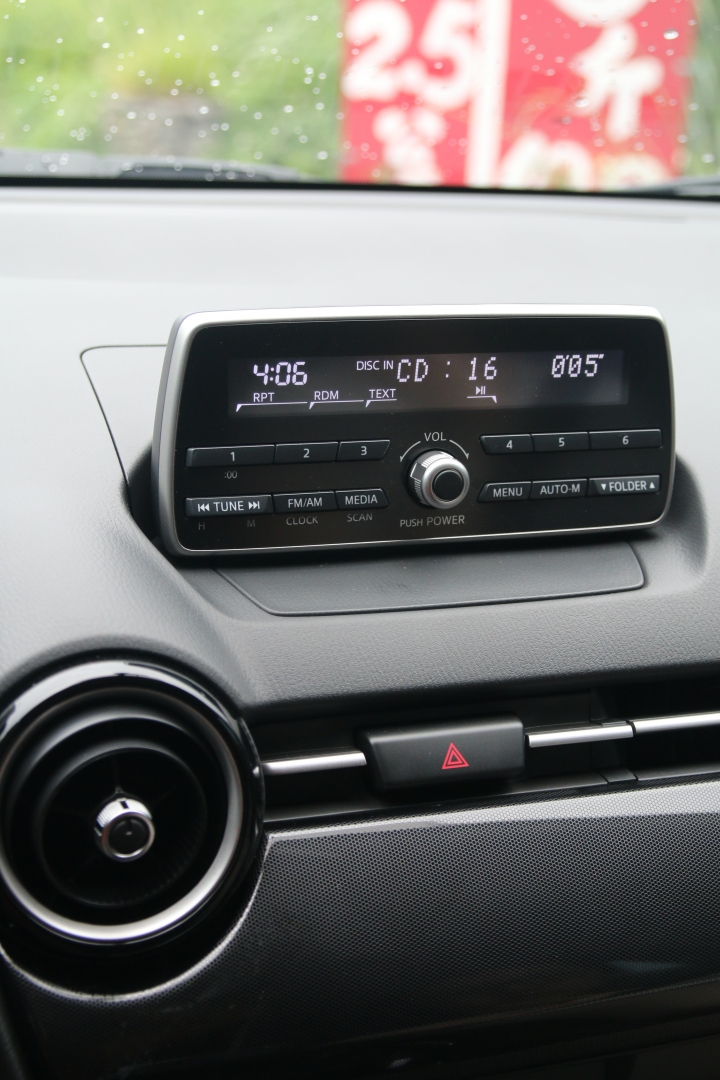 【分享】Mazda2 陽春版開箱