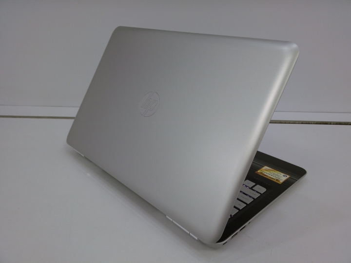 【新兵報到】HP Pavilion 15-bc024TX 輕薄電競筆電 首發開箱