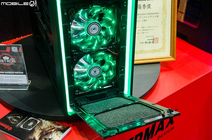 [Computex2016]ENERMAX推出可控光的OSTROG機殼與會顯示耗電瓦數的Triathlor ADV電源供應器