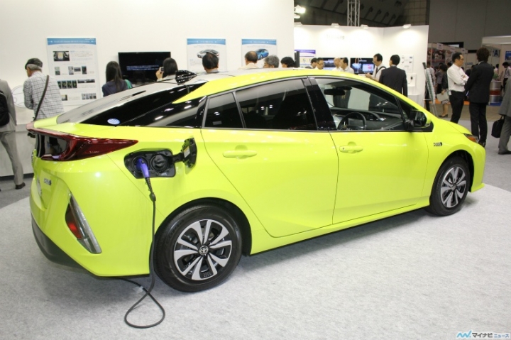 日規 PRIUS PHV 太陽能充電板全球首發 ~(美規PRIME)