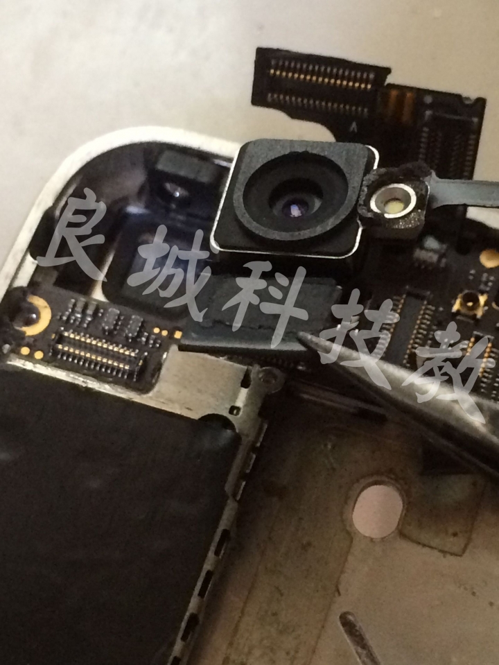 I Phone 4 摔機泡水連接座斷線《維修分享》