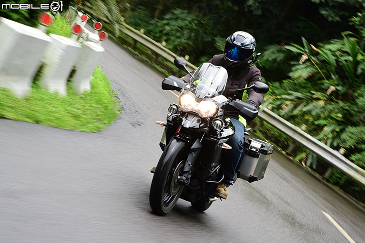 英式多功能悍虎 Triumph Tiger 800 XRx