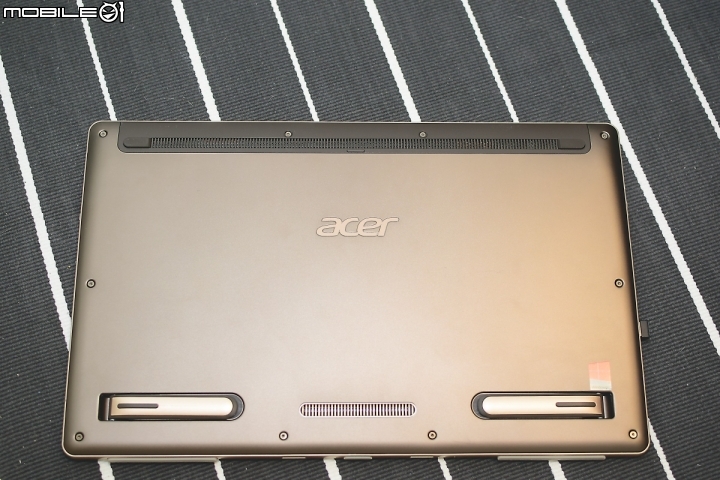 ACER Z3-700 方便攜帶的AIO-簡單開箱